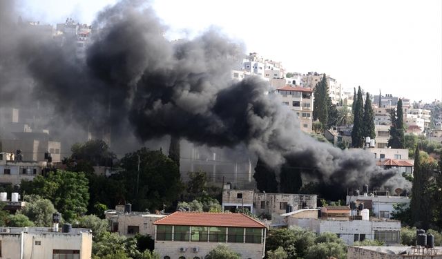İsrail askerlerinden Nablus kentinin Eski Şehir bölgesine baskın