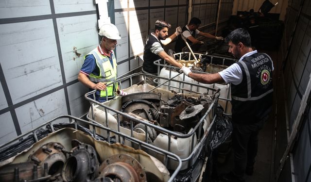 Mersin'de ithali yasak motor blokları ve şanzıman ele geçirildi