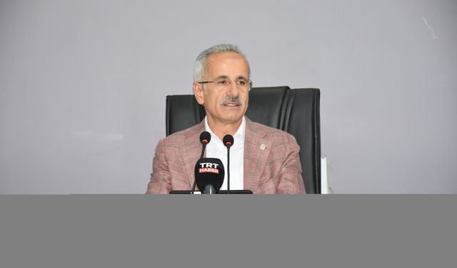 Ulaştırma ve Altyapı Bakanı Abdulkadir Uraloğlu, Hakkari'de konuştu: