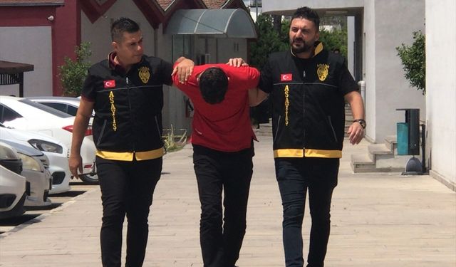 Adana'da kadının çantasından cep telefonu çaldığı öne sürülen zanlı tutuklandı
