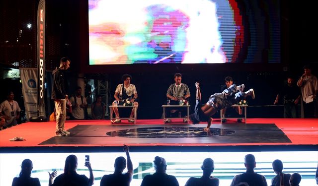 Antalya'da dans festivali düzenlendi