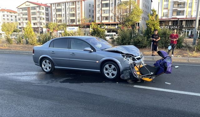 Bingöl'de otomobilin çarptığı motosikletli ağır yaralandı