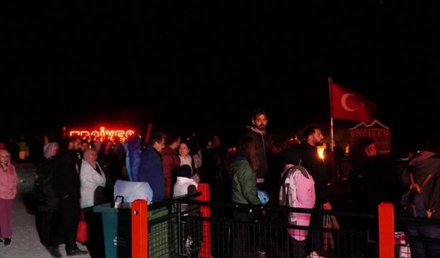 Kayseri Erciyes'te meteor yağmuru coşkusu