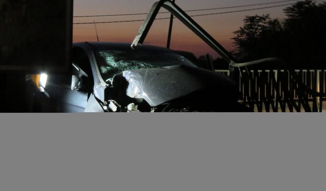 Kırklareli'nde köprü korkuluğuna çarpan otomobildeki çocuk yaşamını yitirdi