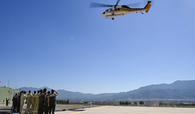 Baraj gölüne düşen helikopterde hayatını kaybedenlerin cenazeleri İzmir'den uğurlandı