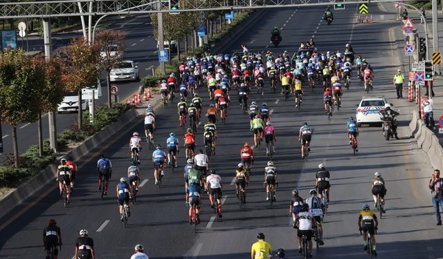 Decathlon Granfondo Amatör Yol Bisikleti Yarışı'nın ödül töreni yapıldı
