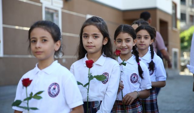 Diyarbakır, Mardin, Batman, Şırnak ve Bingöl'de öğrenciler dersbaşı yaptı