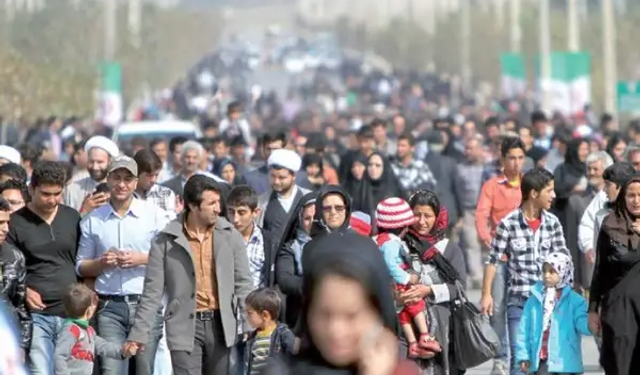 İran'da yaklaşık 3 milyon kişi "yalnız" yaşıyor