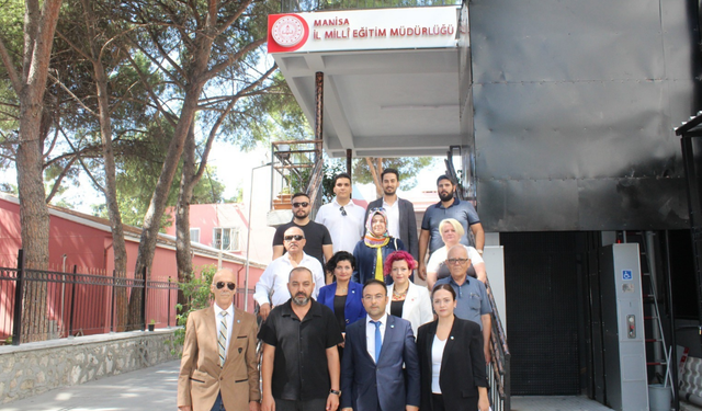 Manisa İYİ Parti'den “Andımız” protestosu