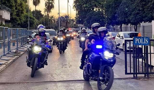 Mersin'de depremzedeleri "kiralık ev" vaadiyle dolandırdıkları öne sürülen 13 zanlıya operasyon