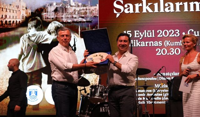 Türk ve Yunan sanatçılar Bodrum'da "dostluk ve kardeşlik" konseri verdi