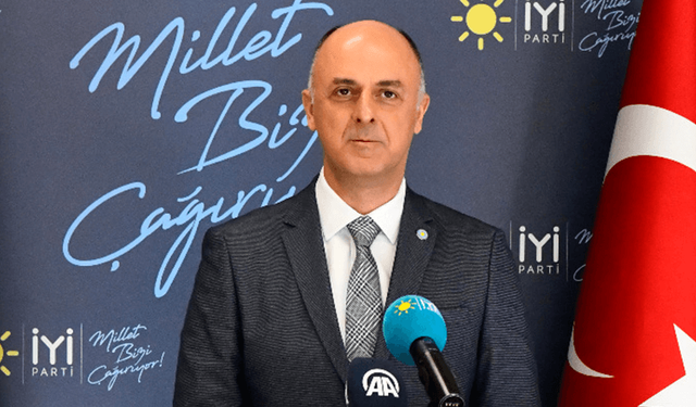 İYİ Parti'nin İzmir adayı Ümit Özlale oldu