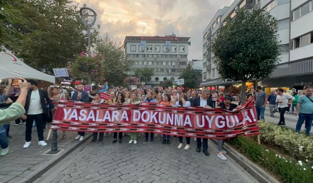 Trabzon'da Anayasa değişikliğine karşı eylem: "Medeni Yasa'ya dokunma uygula"
