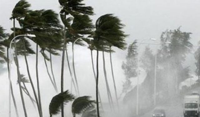 Bozcaada ve Gökçeada feribot seferleri iptal edildi