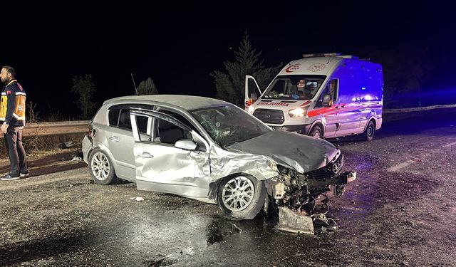Adıyaman'da 3 aracın çarpıştığı kazada 10 kişi yaralandı