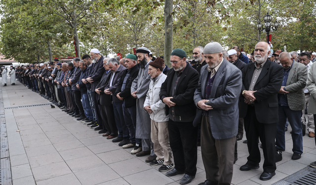 Gazze'de hayatını kaybedenler için Ankara'da gıyabi cenaze namazı kılındı