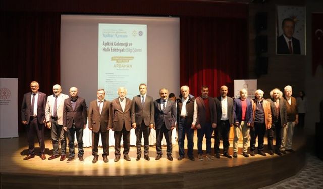 Ardahan'da "Aşıklık Geleneği ve Halk Edebiyatı Bilgi Şöleni" yapıldı