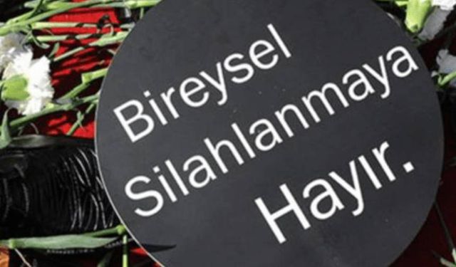 Havaya ateş eden baba, oğlunu vurdu