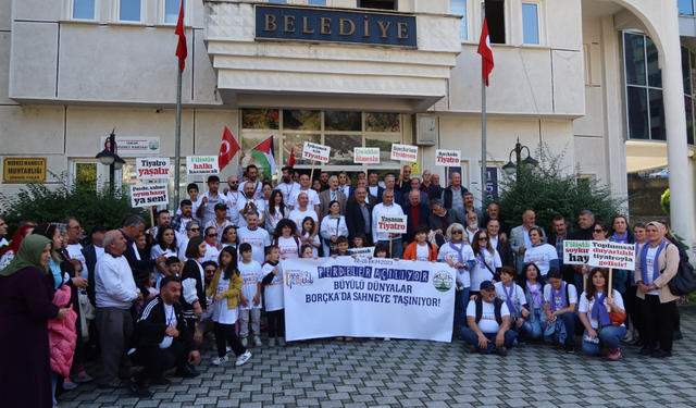 Borçka'da Tiyatro Festivali devam ediyor