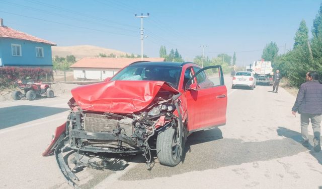 Çorum'da otomobil ile cipin çarpıştığı kazada karı koca öldü, 2 kişi yaralandı