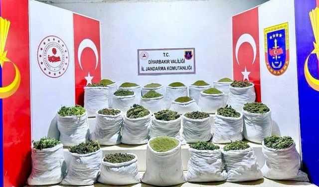 Diyarbakır'da 1 ton 640 kilogram esrar ele geçirildi