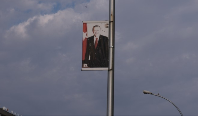 Kayyum, Erdoğan posteri inmesin diye 1 milyon 828 bin TL harcadı