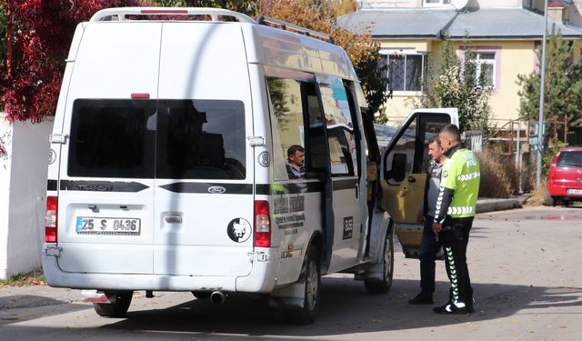 Erzurum'da ehliyetsiz sürücü ile akrabalarının saldırısı sonucu 2 polis memuru yaralandı