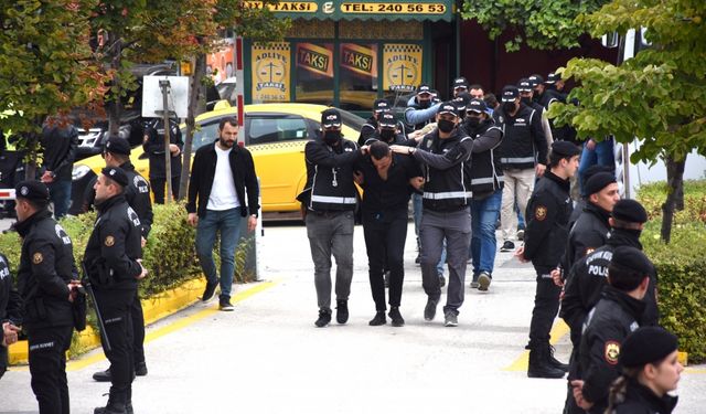 Eskişehir'de "Kafes" operasyonu soruşturmasında 18 kişi tutuklandı