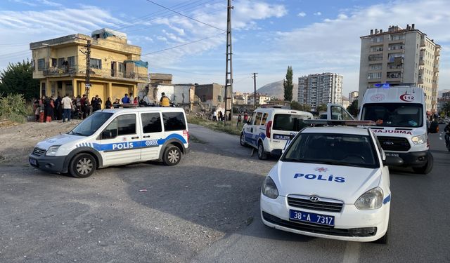 Kayseri'de taşlı ve silahlı komşu kavgasında 5 kişi yaralandı