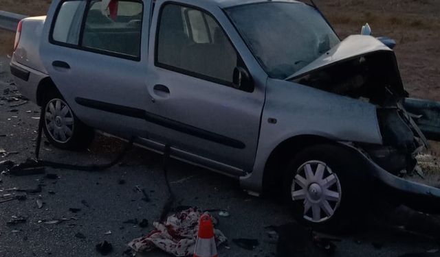 Konya'da iki otomobilin çarpıştığı kazada 5 kişi yaralandı
