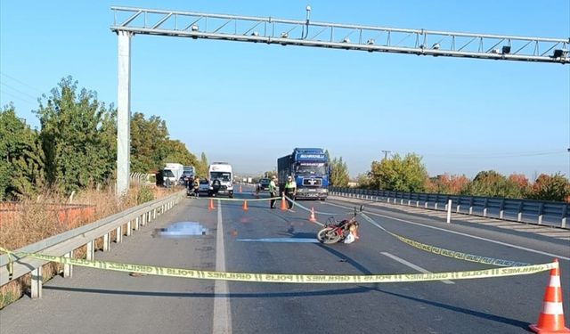Konya'da tır ile motosikletin çarpıştığı kazada 1 kişi öldü