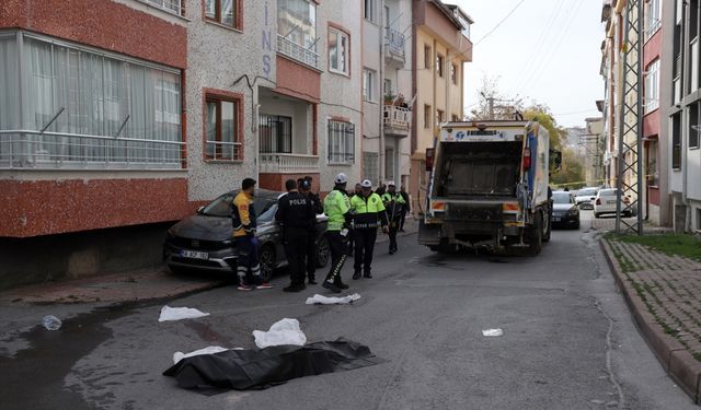 Sivas’ta çöp kamyonunun çarptığı yaya hayatını kaybetti
