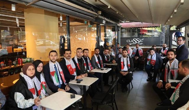 AKP Gençlik Kolları’ndan Starbucks’ta 'yer kapatma' eylemi