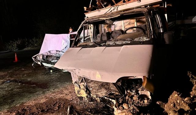 Adıyaman'daki trafik kazasında 2 kişi ağır yaralandı