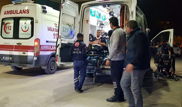 Bursa'da otomobillerin çarpıştığı kazada 1 kişi öldü, 6 kişi yaralandı