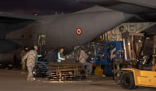 Gazze'ye sağlık personeli ve tıbbi malzeme taşıyan askeri uçak Kayseri'den havalandı