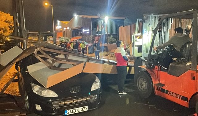 İstanbul'da sağanak hayatı olumsuz etkiledi