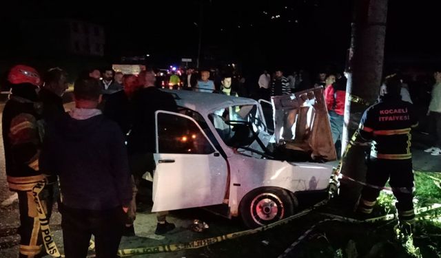 Kocaeli'de aydınlatma direğine çarpan otomobildeki 4 kişi yaralandı