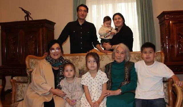 Türkan Şoray, Cengiz Aytmatov'un ailesini ziyaret etti