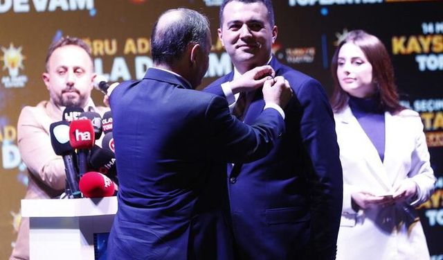 İYİ Parti'den AKP'ye geçen Özvarinli, bakanlıkta işe başlamış