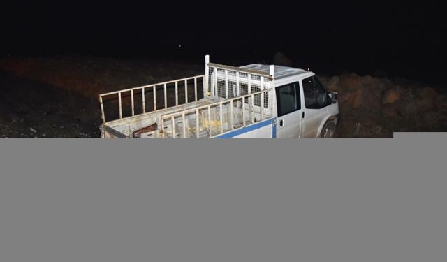 Diyarbakır'da otomobille kamyonet çarpıştı: 3 ölü, 3 yaralı