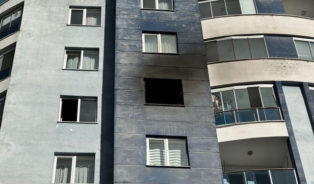 Kastamonu'da 10 katlı binada yangın çıktı
