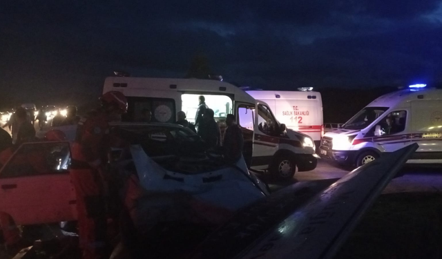 Muğla'da çarpışan iki otomobildeki 6 kişi yaralandı