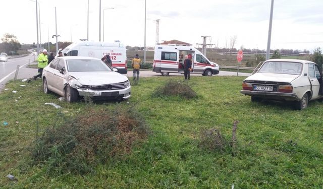 Samsun’da kaza: İki otomobil çarpıştı, 3 kişi yaralandı