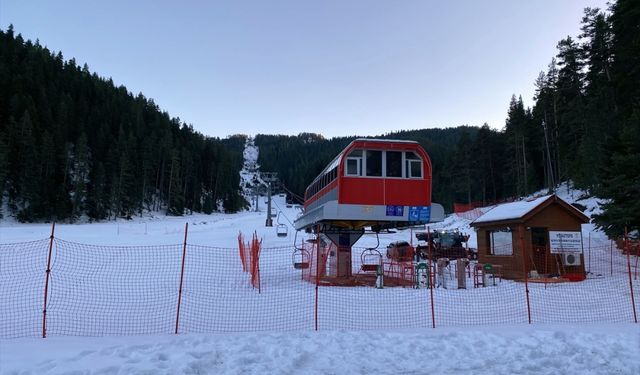 Kayak merkezlerinde en fazla kar kalınlığı 179 santimetreyle Kartalkaya'da ölçüldü