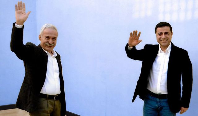 CHP'li Tanrıkulu Selahattin Demirtaş ve Selçuk Mızraklı'nın mesajını iletti:  Umudunuzu koruyun