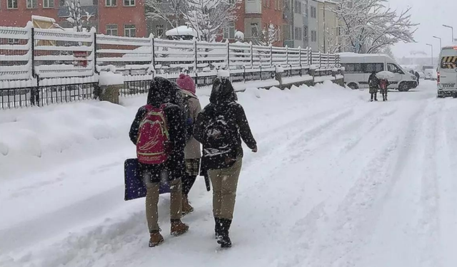 Tekirdağ ve Edirne'de eğitime kar engeli