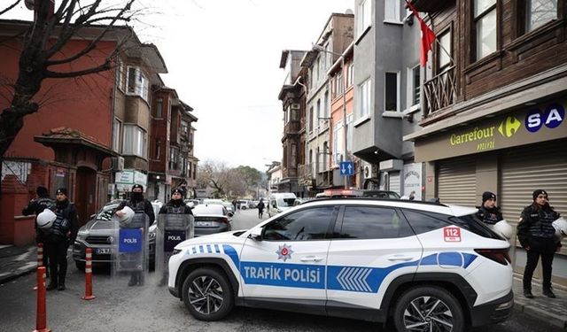 Bakan Yerlikaya'dan kilise saldırısıyla ilgili açıklama: "Zanlıların DEAŞ'lı olduklarını değerlendiriyoruz"