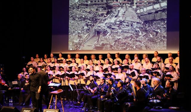 Adana'da depremlerin yıl dönümünde "11 İlin Türküsü" konseri