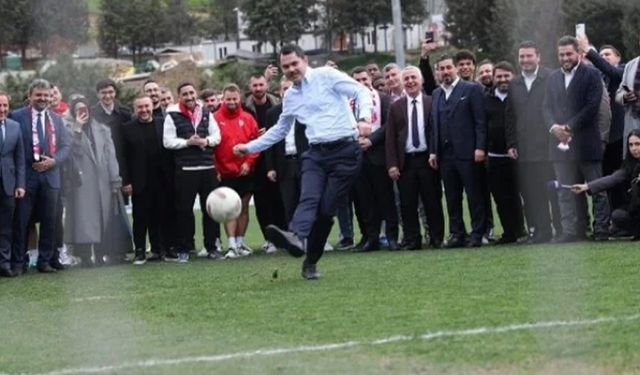 AKP'li Murat Kurum, konuk olmaya imtina ettiği TV kanallarıyla böyle oynadı